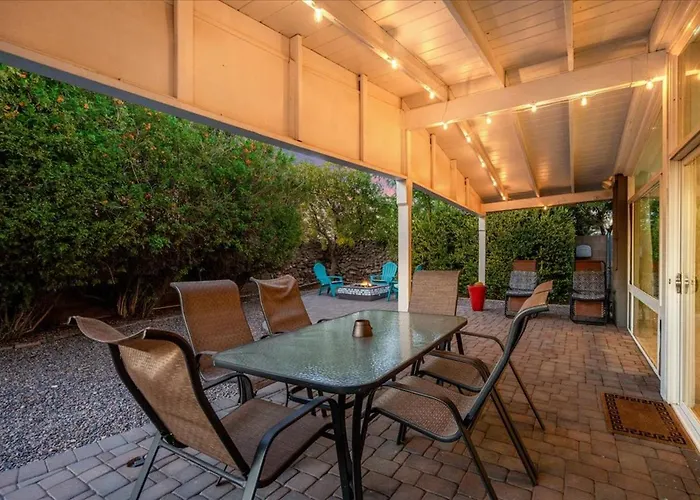 Holiday home Basketball Court & Heated Pool, 1 Mi To Old Town! *