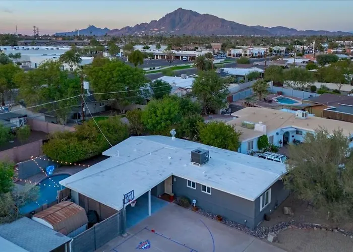 Basketball Court & Heated Pool, 1 Mi To Old Town! Scottsdale