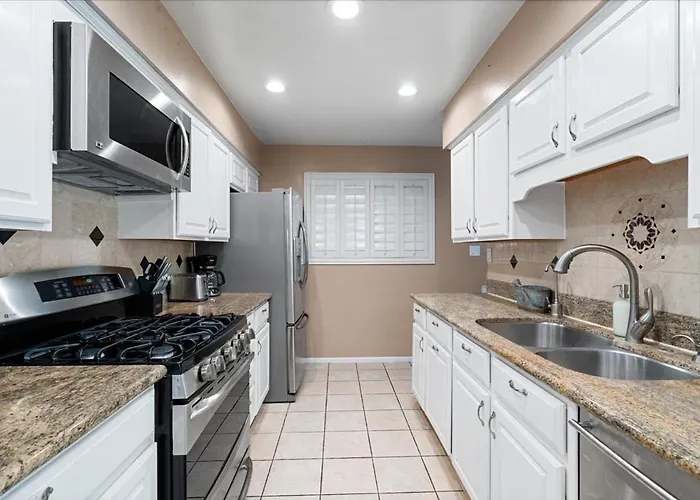 Basketball Court & Heated Pool, 1 Mi To Old Town!