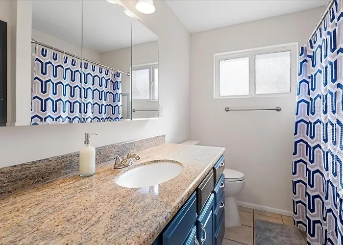 Basketball Court & Heated Pool, 1 Mi To Old Town!