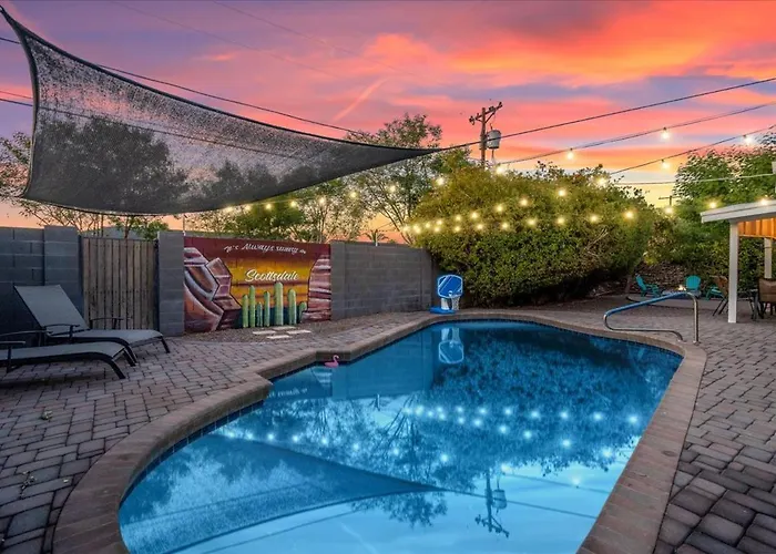 Holiday home Basketball Court & Heated Pool, 1 Mi To Old Town! *